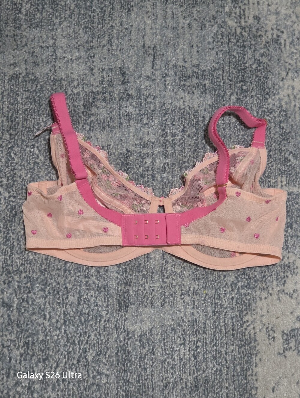 VICTORIA SECRET'S Soft  Pink  Underwire Bra with Floral Lace Detail Size 34DD - Picture 3 of 11